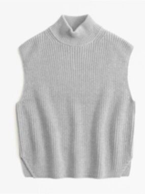 NWOT Abercrombie & Fitch Light Gray Ribbed Knit Vest